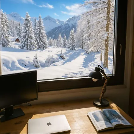 48m With Balcony And Mountain View! Apartmán