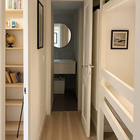 48m With Balcony And Mountain View! Apartmán