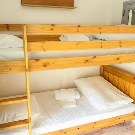 48m With Balcony And Mountain View! Appartement *